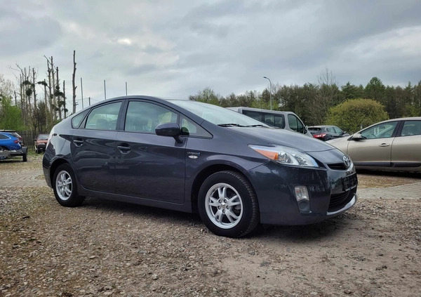 Toyota Prius cena 41900 przebieg: 152000, rok produkcji 2010 z Września małe 326